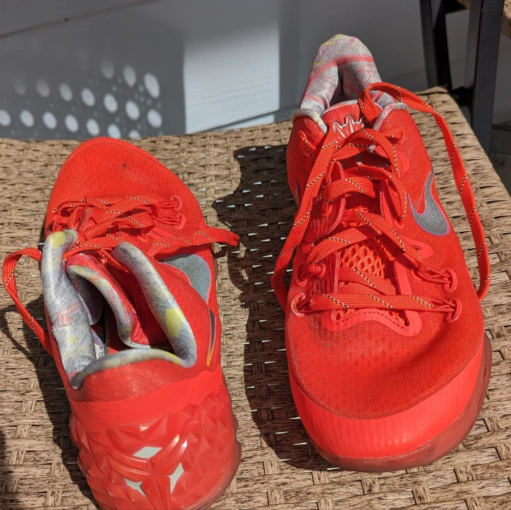 Nike Shoes Man's Kobe Venomenon Running Size 10 Red Basketball Athletic Sporty